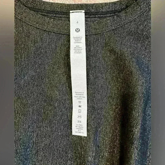 Lululemon Crescent T-Shirt Spark Casual Top Metallic Golden Threads‎ Size 4 - Picture 5 of 6